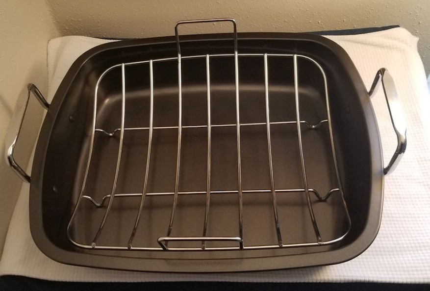 Turkey roasting pan